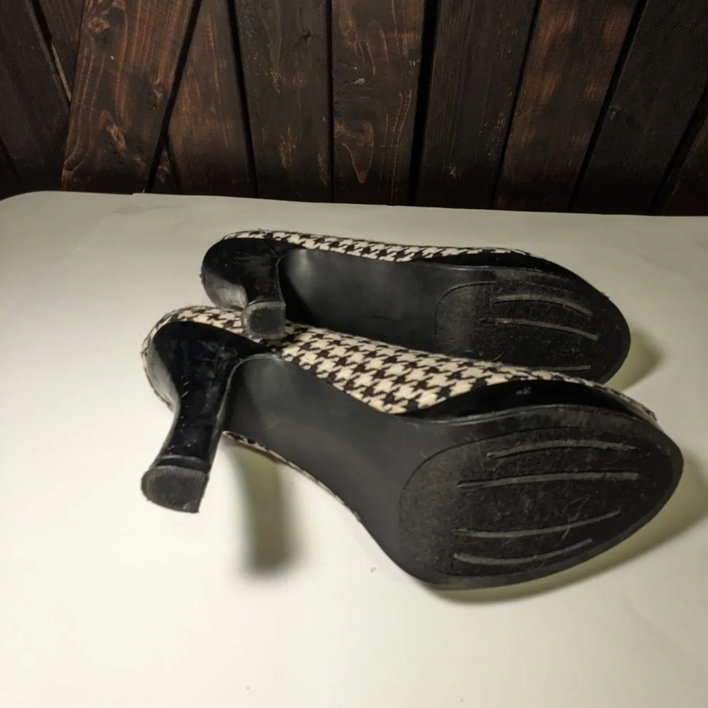 Classic houndstooth, MADDEN girl shoes, size 10 - Picture 9 of 9